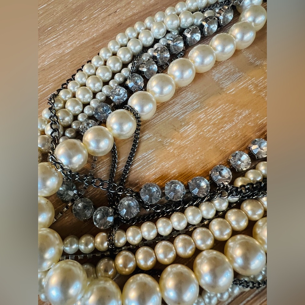 💍💎BCBGENERATION VIBTAGE INSPIRED PEARL & CRYSTAL MULTI-STRAND NECKLACE💎💍